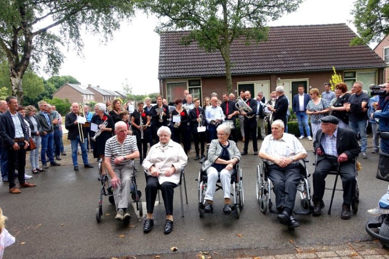 Oude basisschool Castenray herbergt nu senioren