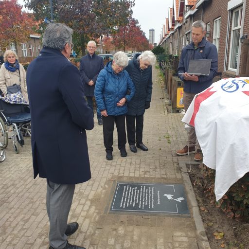 Bewoners uit de Rooie Buurt steunen nieuw project met Kern met Pit prijs